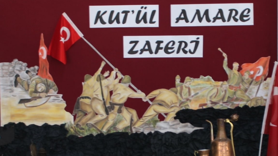 ADALET NİZAMOĞLU ANADOLU LİSESİ KUT'ÜL AMÂRE ZAFERİ'NİN 109. YIL DÖNÜMÜNÜ SAYIN KAYMAKAMIMIZ MURAT DURU, İLÇE MİLLİ EĞİTİM MÜDÜRÜMÜZ AYHAN IŞIK’IN KATILIMIYLA KUTLADIK.